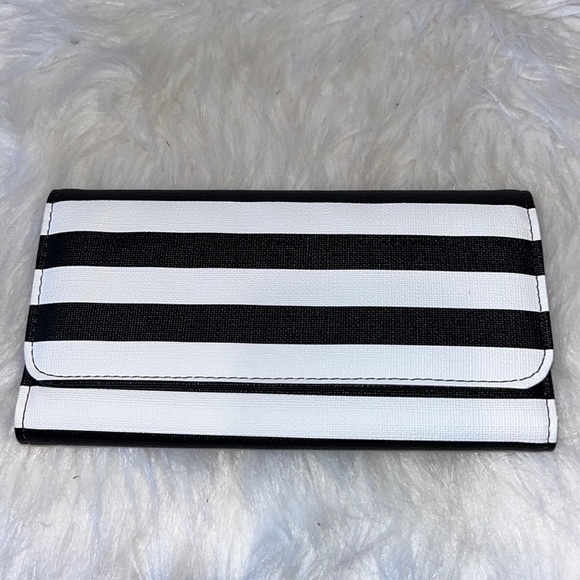 Black white striped Kut from the Kloth tri fold snap wallet like new - Picture 1 of 10
